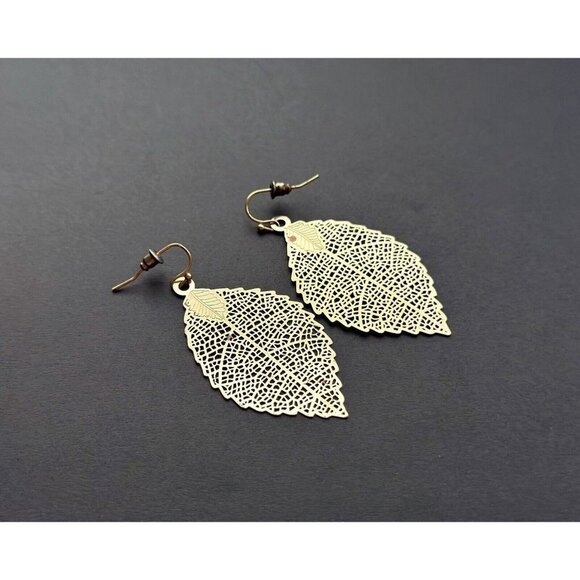 Vintage gold tone round Oriental Style filigree two tone, hoop earrings set of 5 - Picture 9 of 12